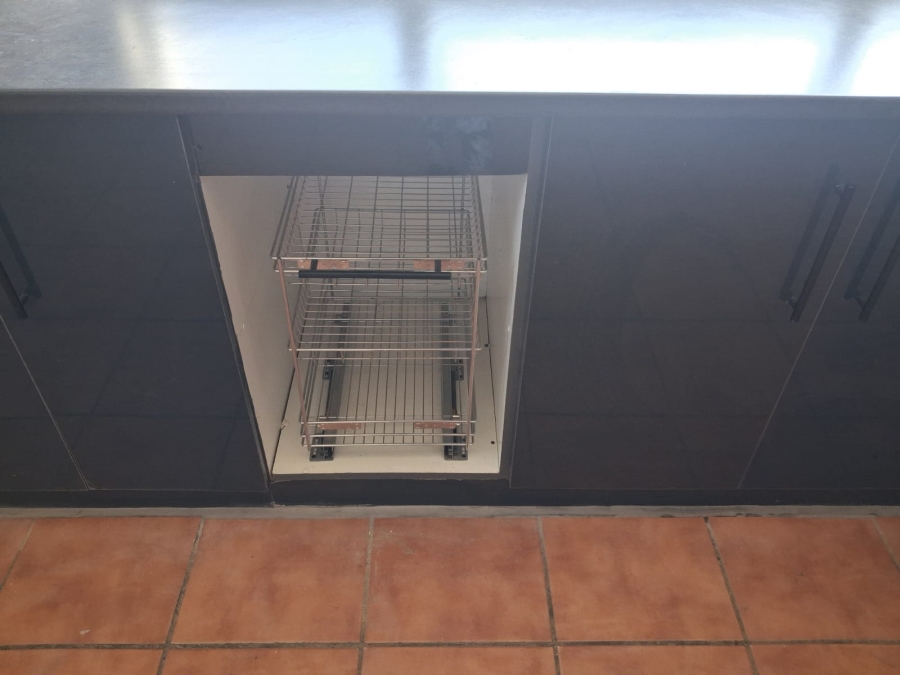 To Let 3 Bedroom Property for Rent in Amalinda Eastern Cape